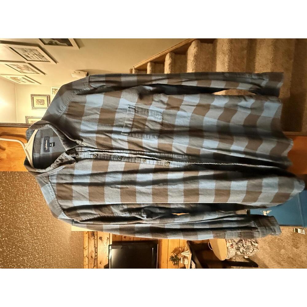 Men's flannel sz XL